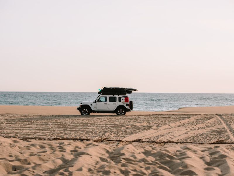 Foto de Jeep, ejemplo de la renta de carros que Baja Overlander brinda en Baja California.